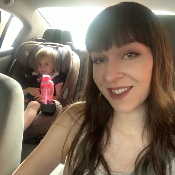 Meet your Posher, Jessica - Picture 1 of 1